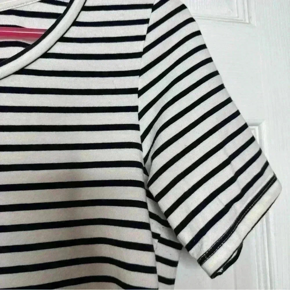 H&M  Mama Maternity Shirt Striped White & Black Size Medium - Picture 5 of 16